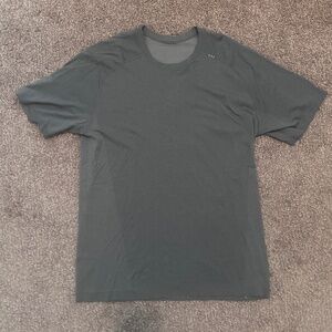 Men's Lululemon Tee - Large